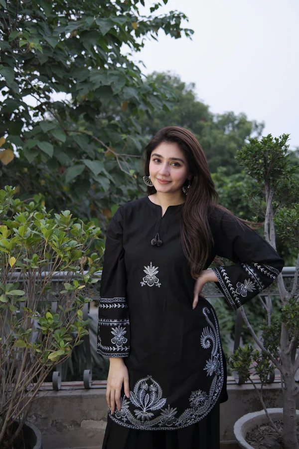 Unstitched Embroidered Lawn - 2 PC - Image 2