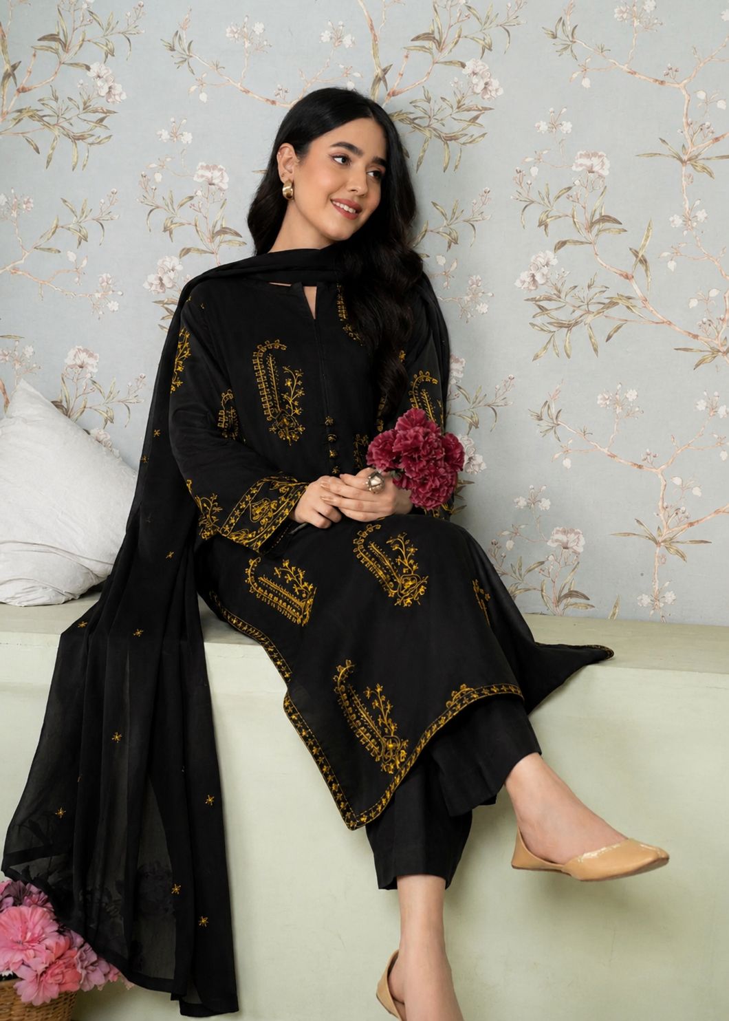 Unstitched Embroidered Lawn 3 Piece Suit - Image 3