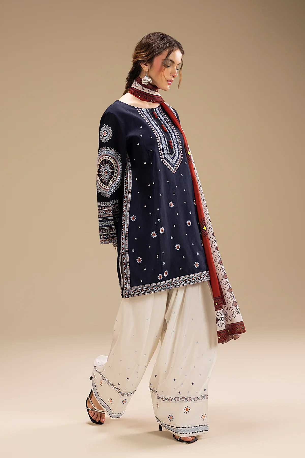 Unstitched Embroidered Lawn 3 Piece Suit - Image 2